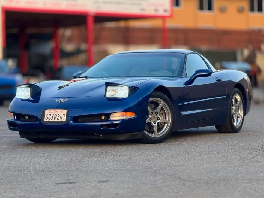 2004 Chevrolet Corvette photo 1
