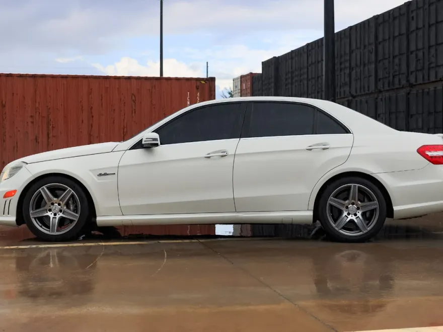 2010 Mercedes Benz E 63 AMG photo 1