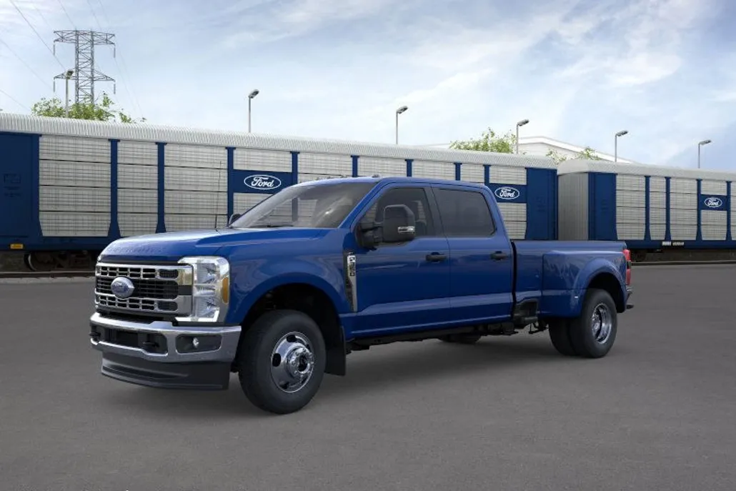 2026 Ford F-350 XLT photo 1
