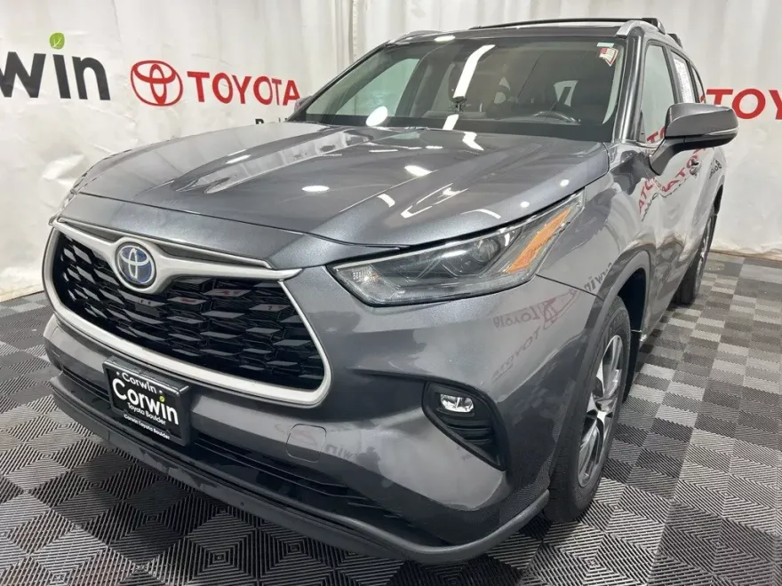 2023 Toyota Highlander Hybrid XLE photo 1