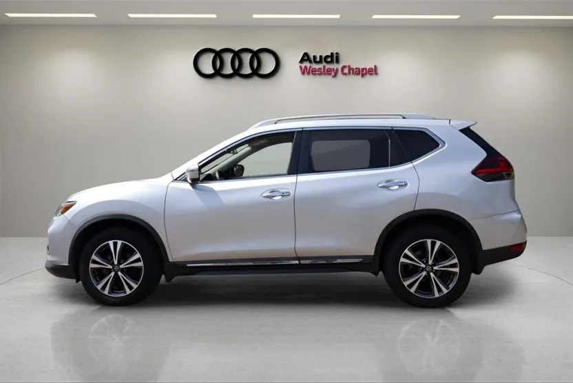 2018 Nissan Rogue SL photo 1