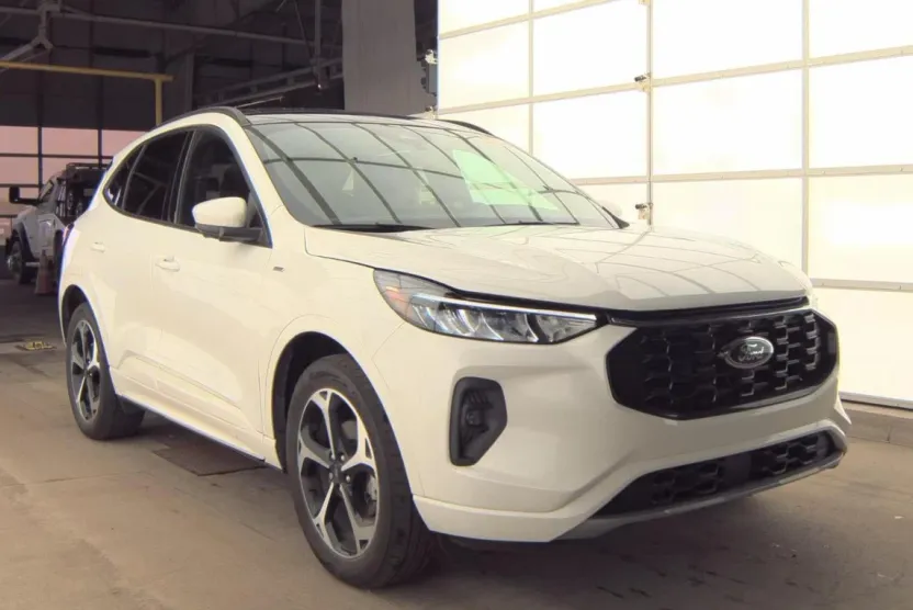 2023 Ford Escape ST-Line Select photo 1