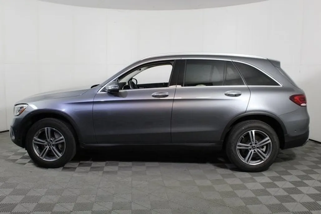 2022 Mercedes Benz GLC 300 photo 1