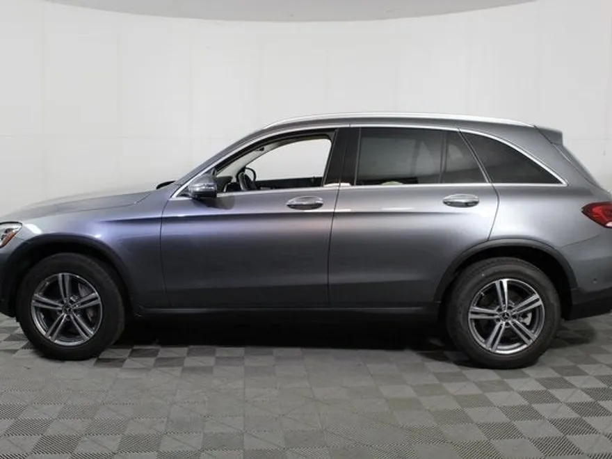 2022 Mercedes Benz GLC 300 photo 1