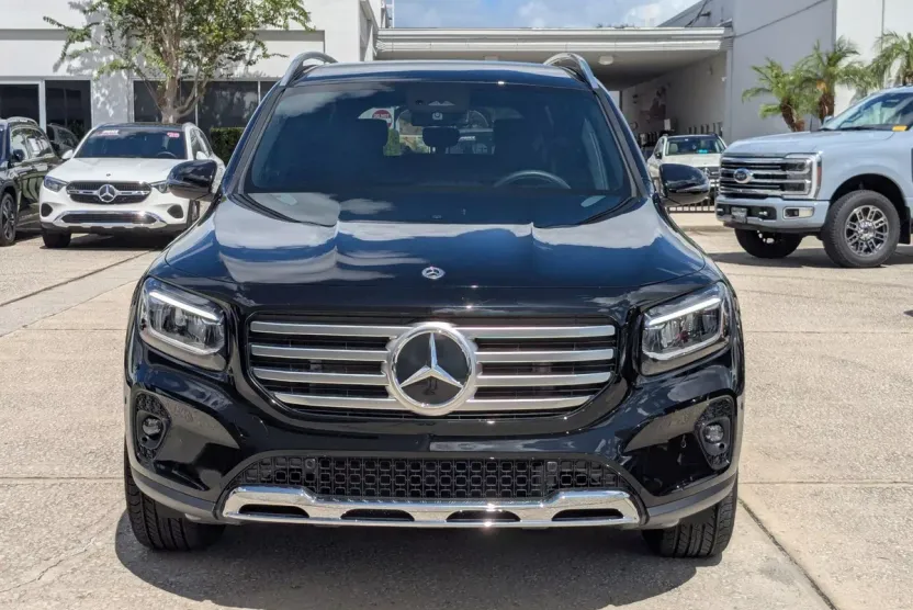 2025 Mercedes Benz GLB 250 photo 1