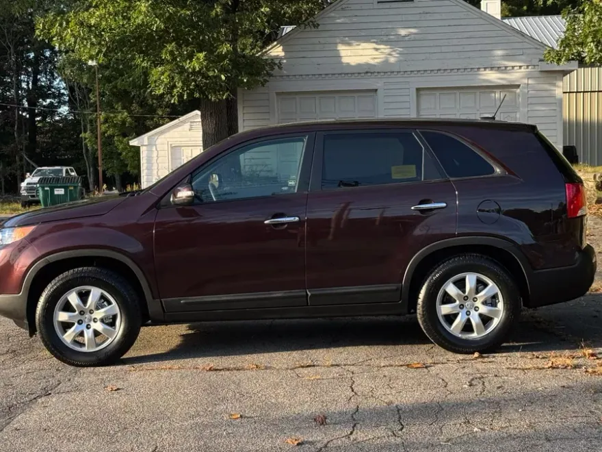 2013 Kia Sorento LX photo 1