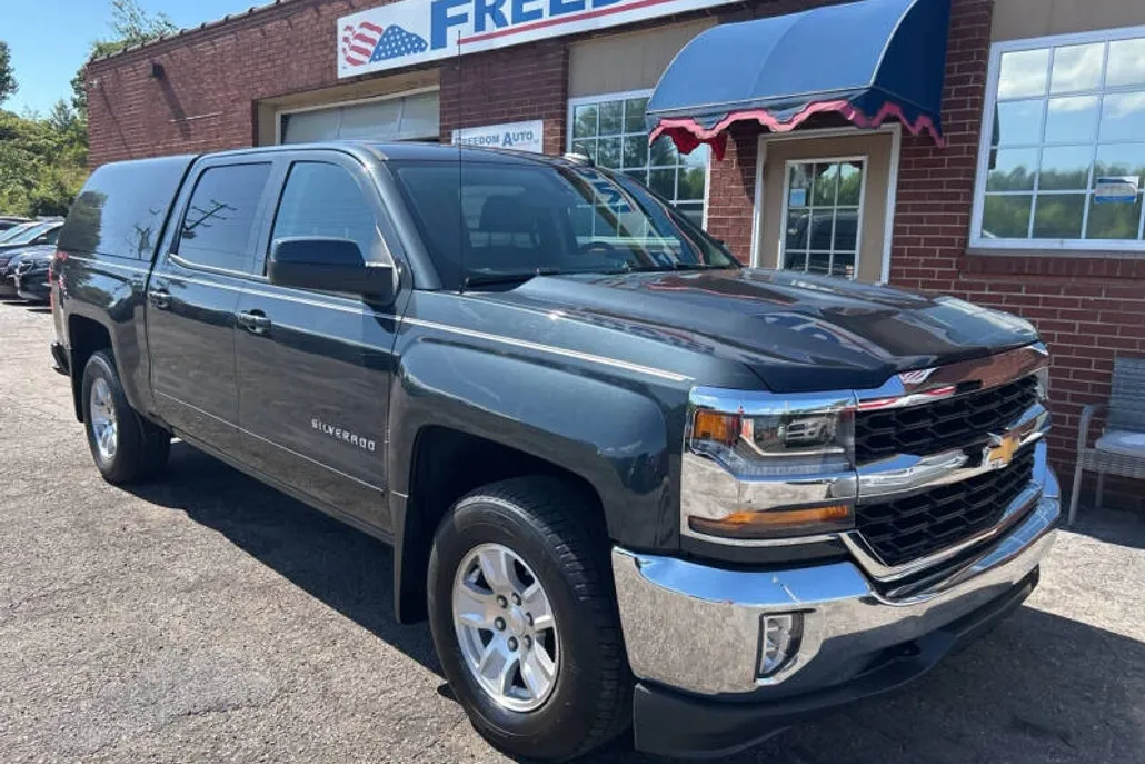 2018 Chevrolet Silverado 1500 LT photo 1