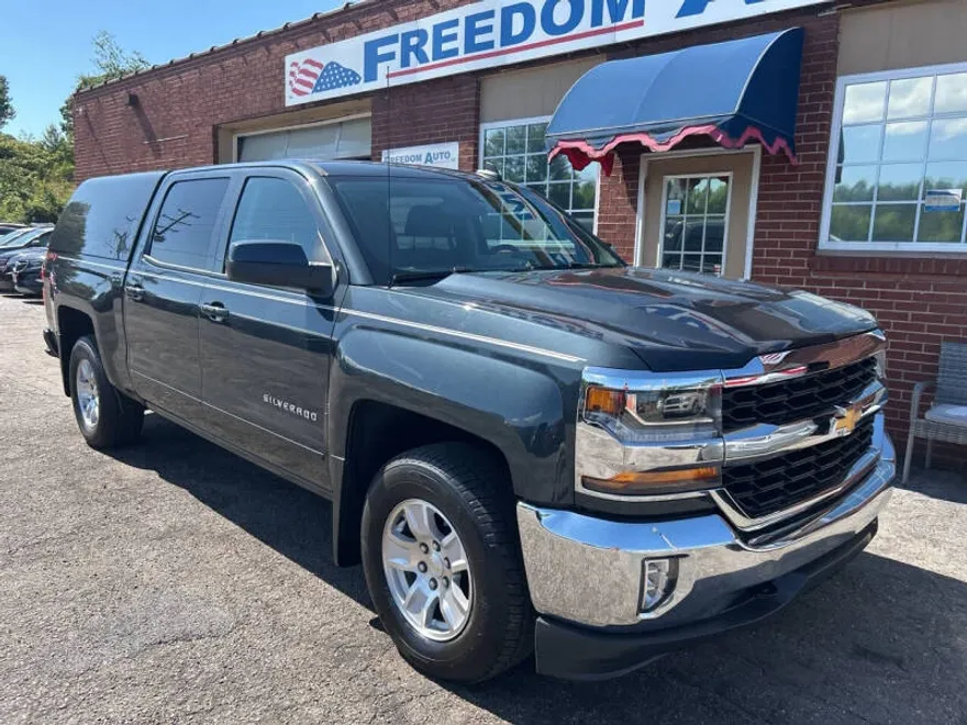 2018 Chevrolet Silverado 1500 LT photo 1