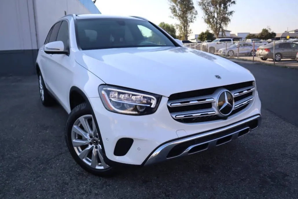 2021 Mercedes Benz GLC 300 photo 1