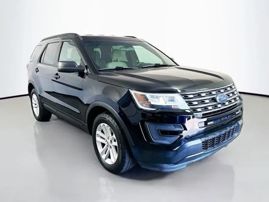 2016 Ford Explorer Base photo 1