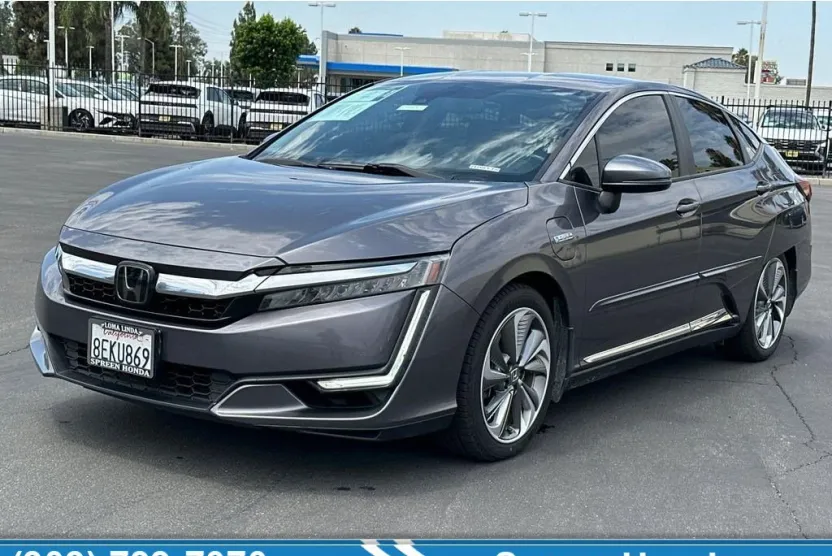 2018 Honda Clarity Plug-In Hybrid Touring photo 1