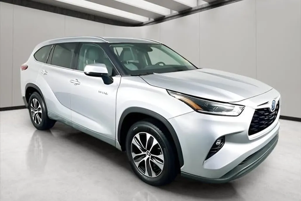 2021 Toyota Highlander Hybrid XLE photo 1