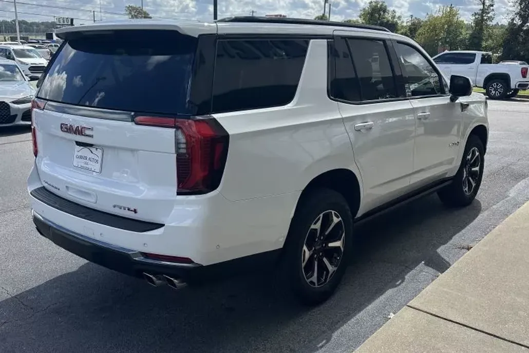 2025 Gmc Yukon AT4 photo 1