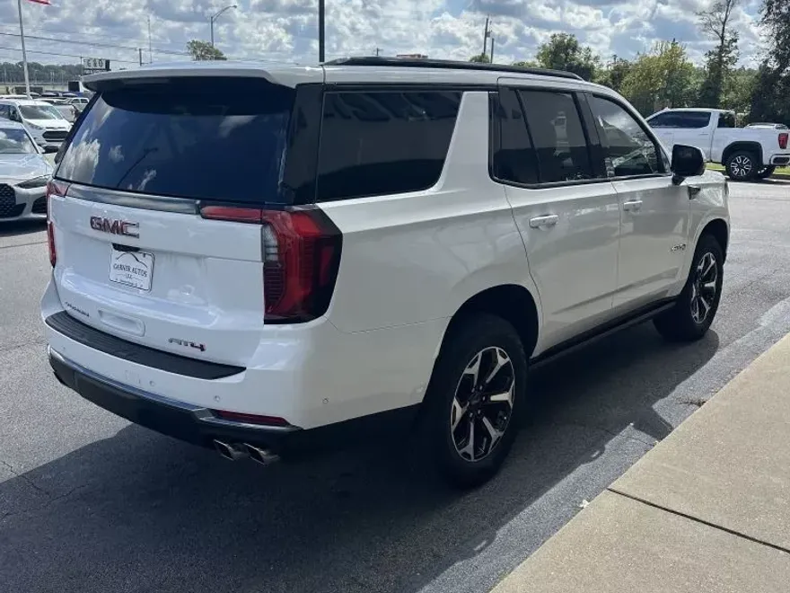 2025 Gmc Yukon AT4 photo 1