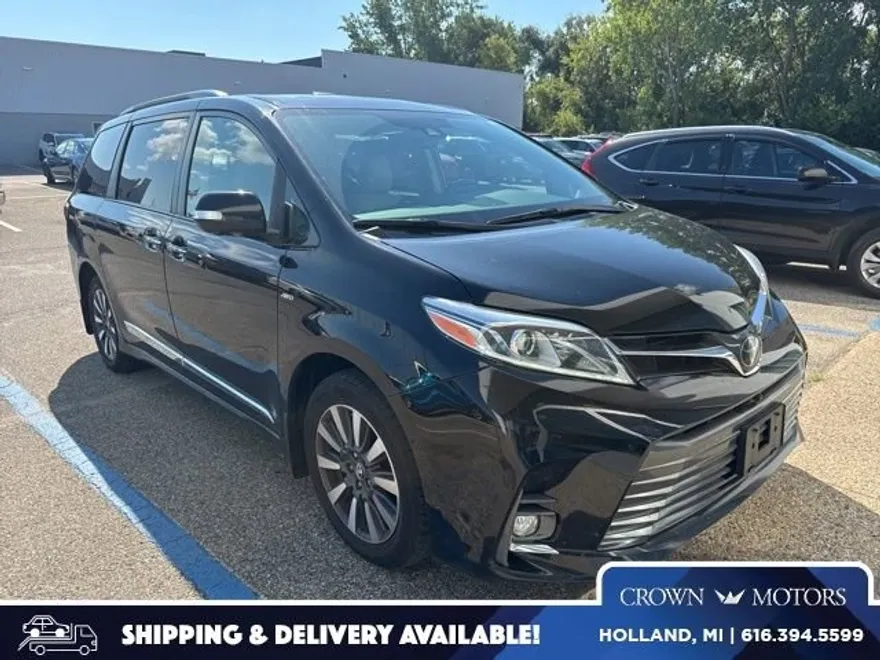 2020 Toyota Sienna Limited Premium photo 1