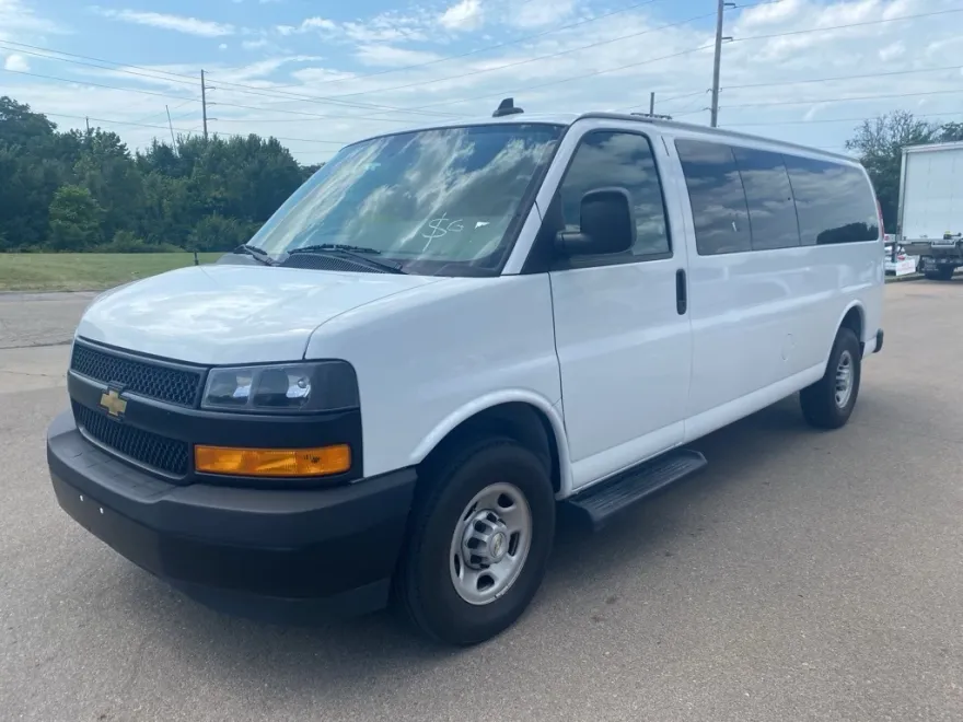 2022 Chevrolet Express 3500 LS photo 1