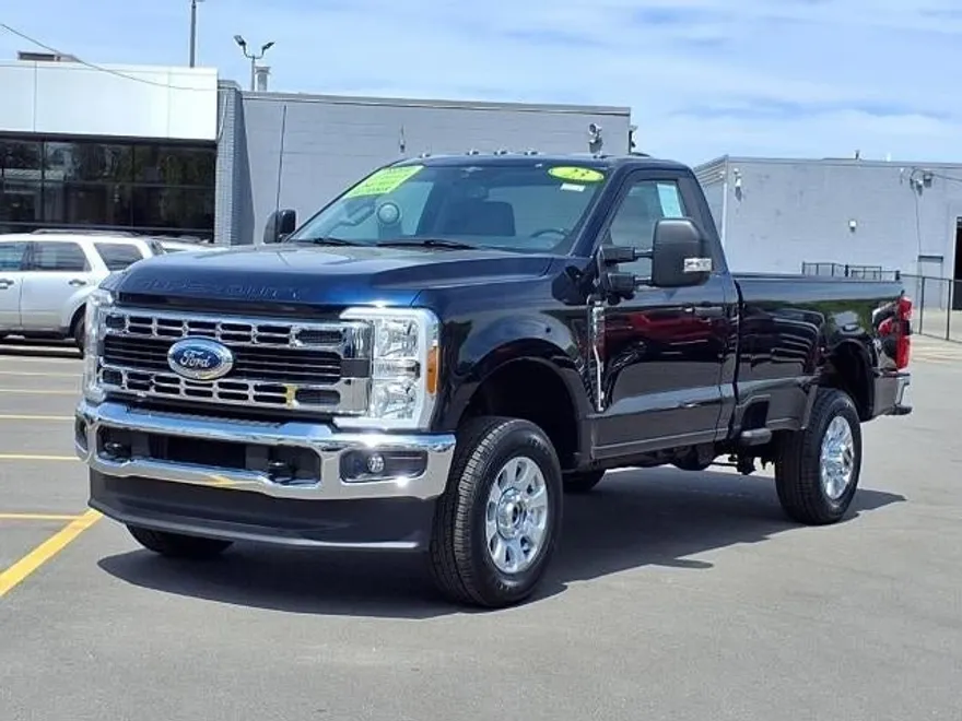 2023 Ford F-250 photo 1