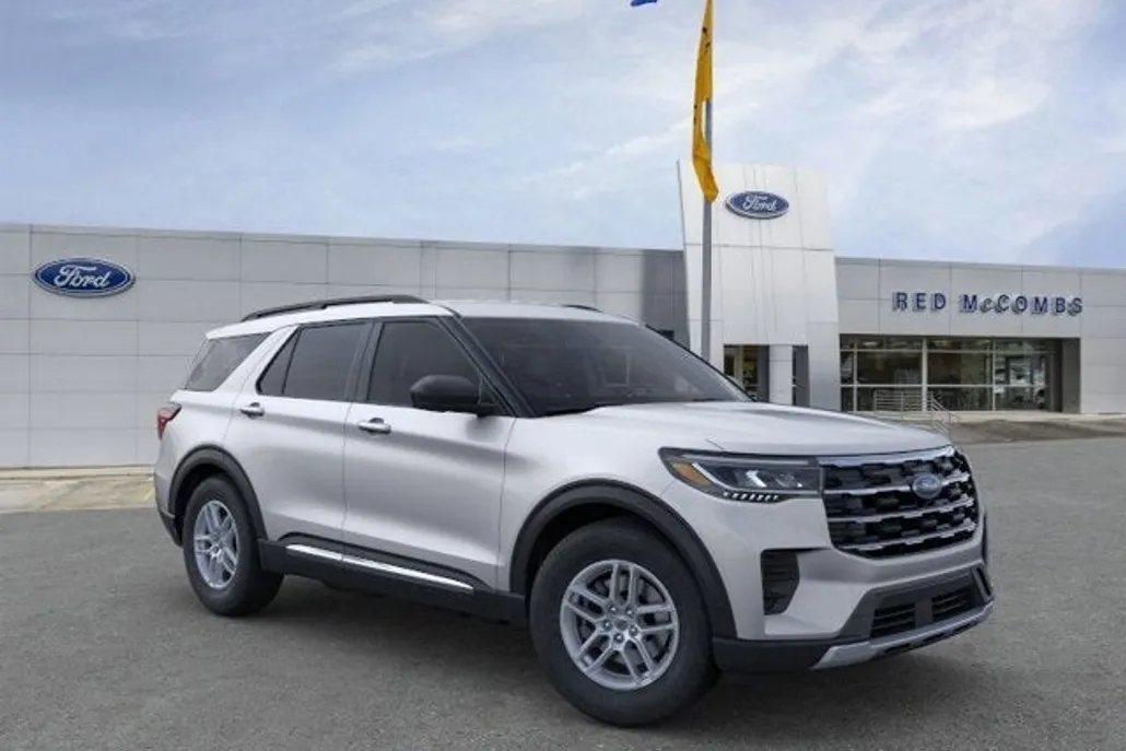2025 Ford Explorer photo 1