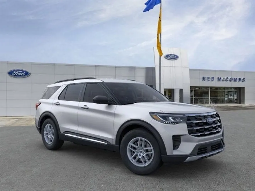 2025 Ford Explorer photo 1
