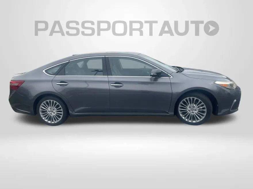 2016 Toyota Avalon Limited photo 1