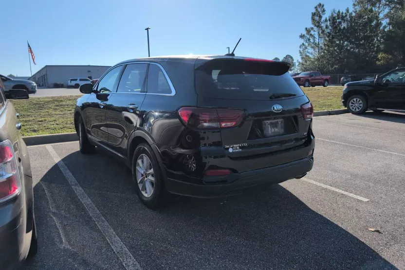 2020 Kia Sorento LX photo 1