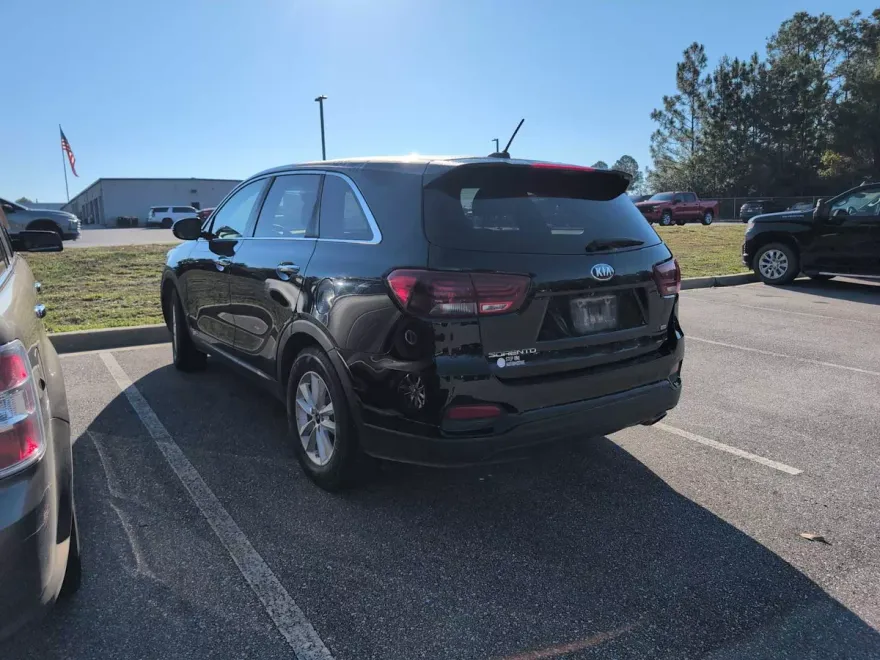 2020 Kia Sorento LX photo 1