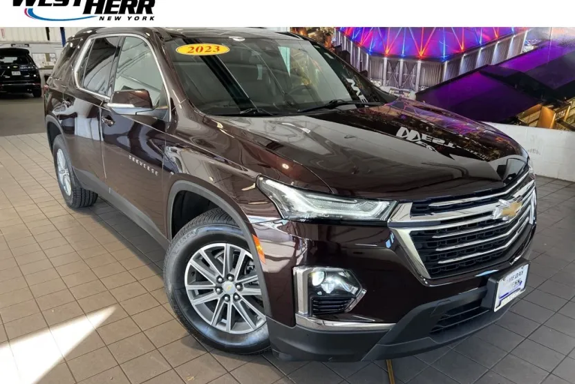 2023 Chevrolet Traverse Cloth 1LT photo 1