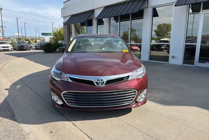 2015 Toyota Avalon photo 1
