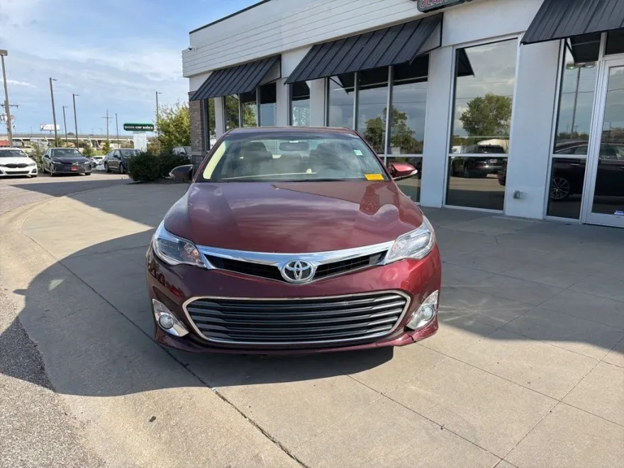 2015 Toyota Avalon photo 1
