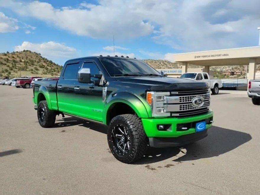 2017 Ford F-350 Platinum photo 1