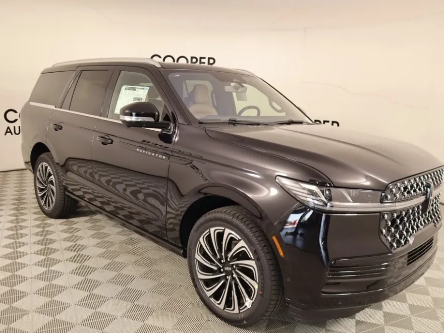 2025 Lincoln Navigator Black Label photo 1