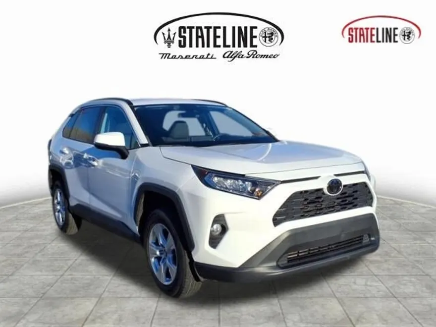 2021 Toyota RAV4 XLE photo 1