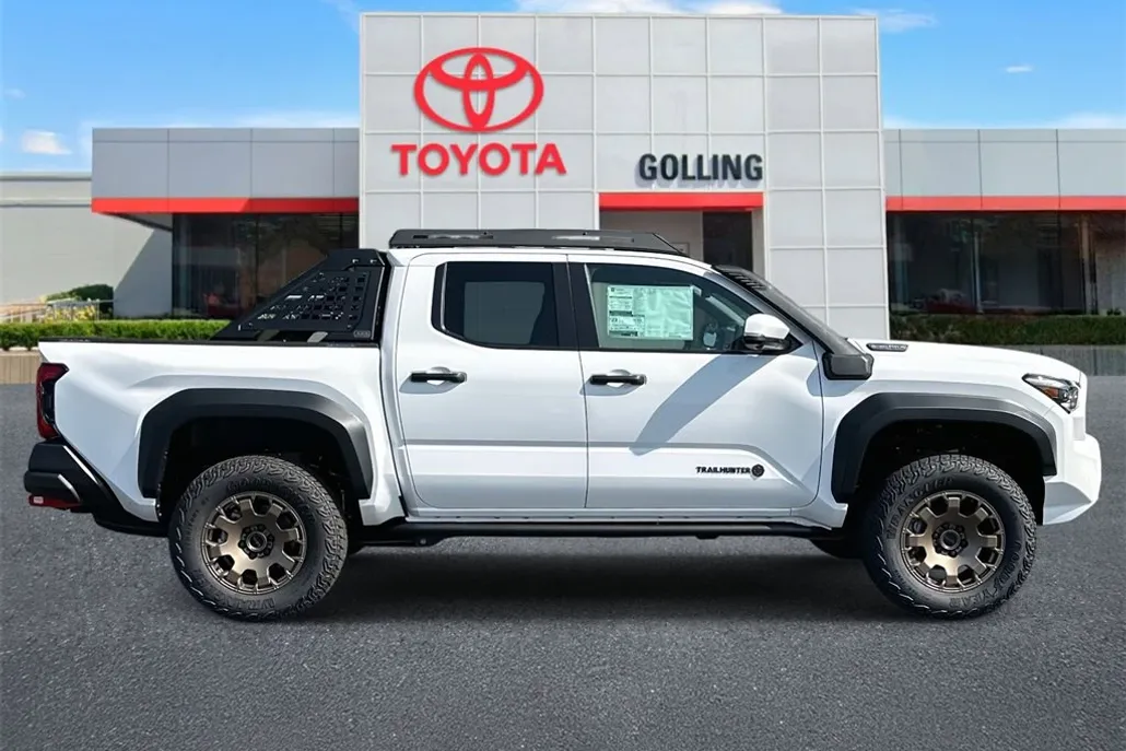 2025 Toyota Tacoma Trailhunter photo 1