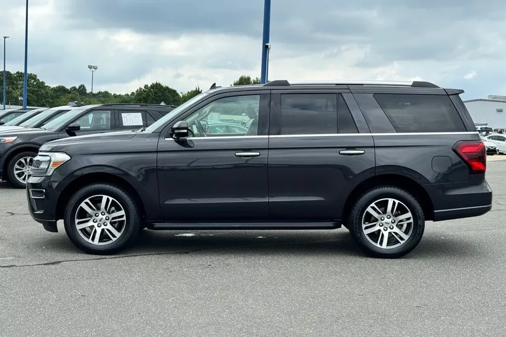 2024 Ford Expedition Limited photo 1