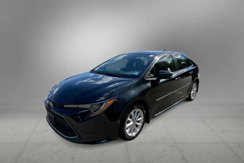 2020 Toyota Corolla XLE photo 1