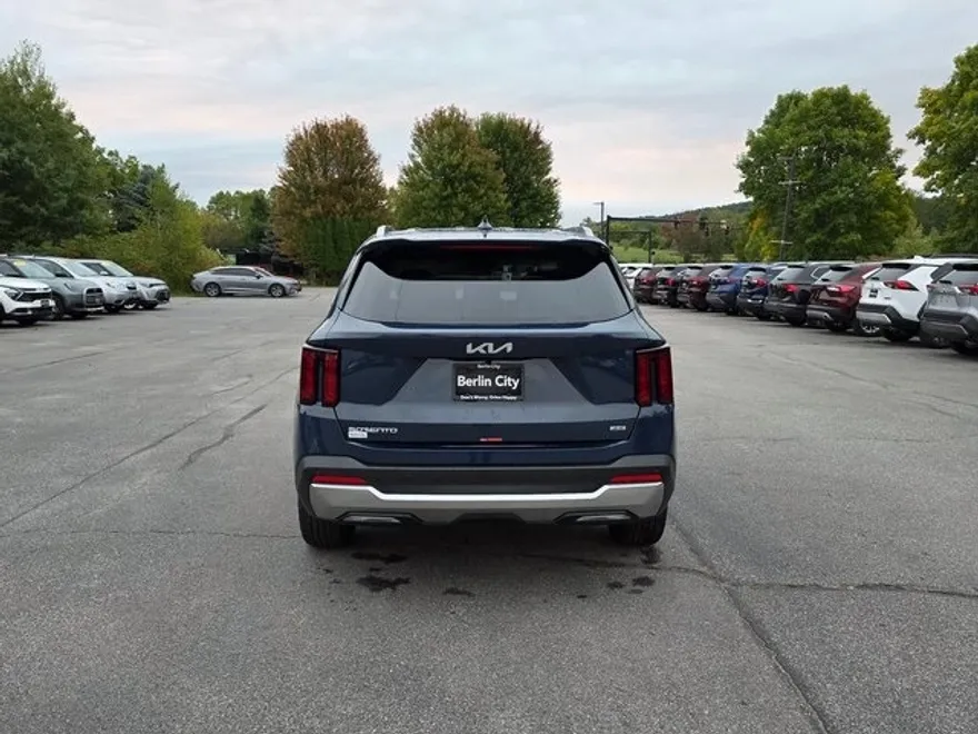 2026 Kia Sorento S photo 1