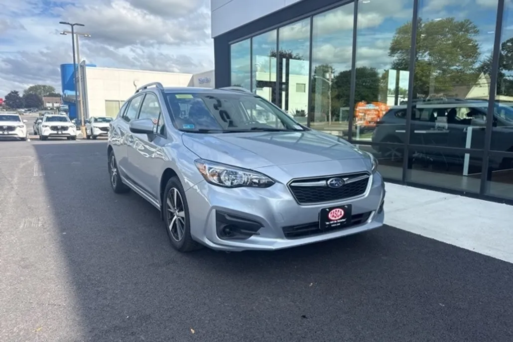 2019 Subaru Impreza 2.0i Premium photo 1
