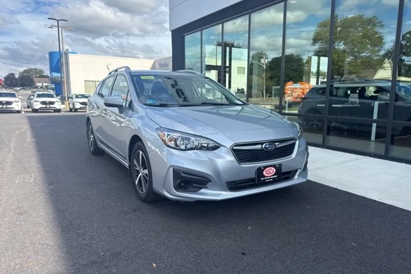 2019 Subaru Impreza 2.0i Premium photo 1