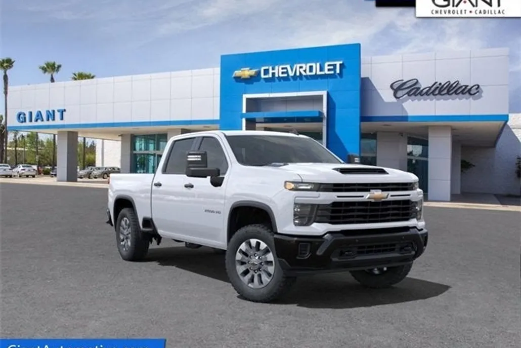 2025 Chevrolet Silverado 2500HD Custom photo 1