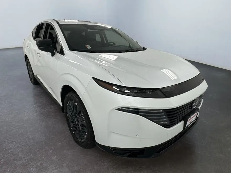 2025 Nissan Murano Platinum photo 1