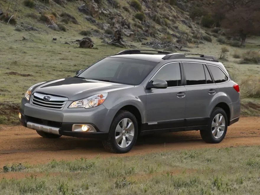 2011 Subaru Outback 2.5i Premium photo 1