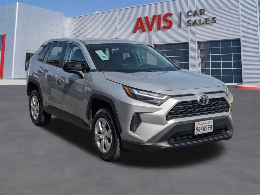 2024 Toyota RAV4 LE photo 1