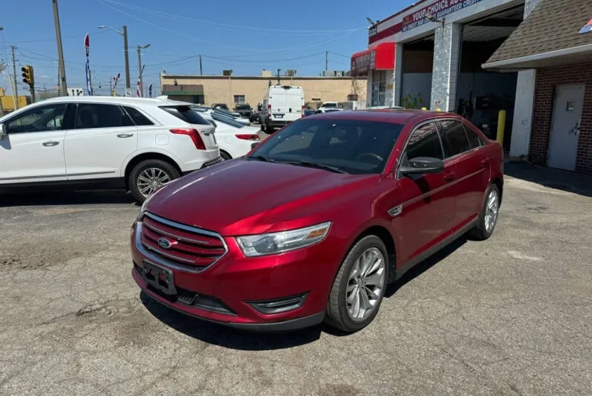 2013 Ford Taurus Limited photo 1