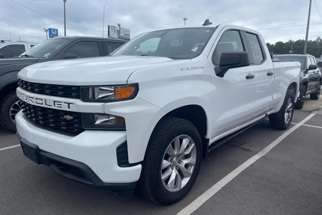 2020 Chevrolet Silverado 1500 Custom photo 1