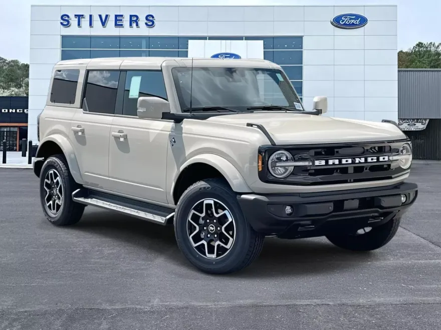 2025 Ford Bronco Outer Banks photo 1
