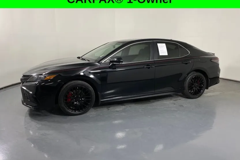 2023 Toyota Camry SE photo 1