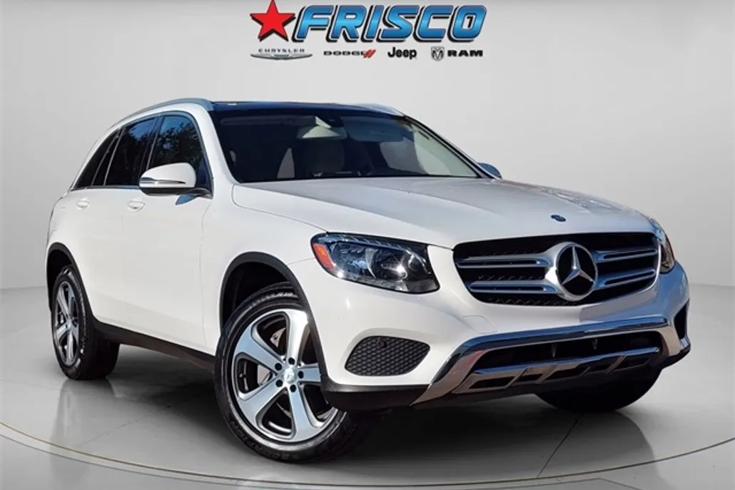 2017 Mercedes Benz GLC 300 4MATIC photo 1