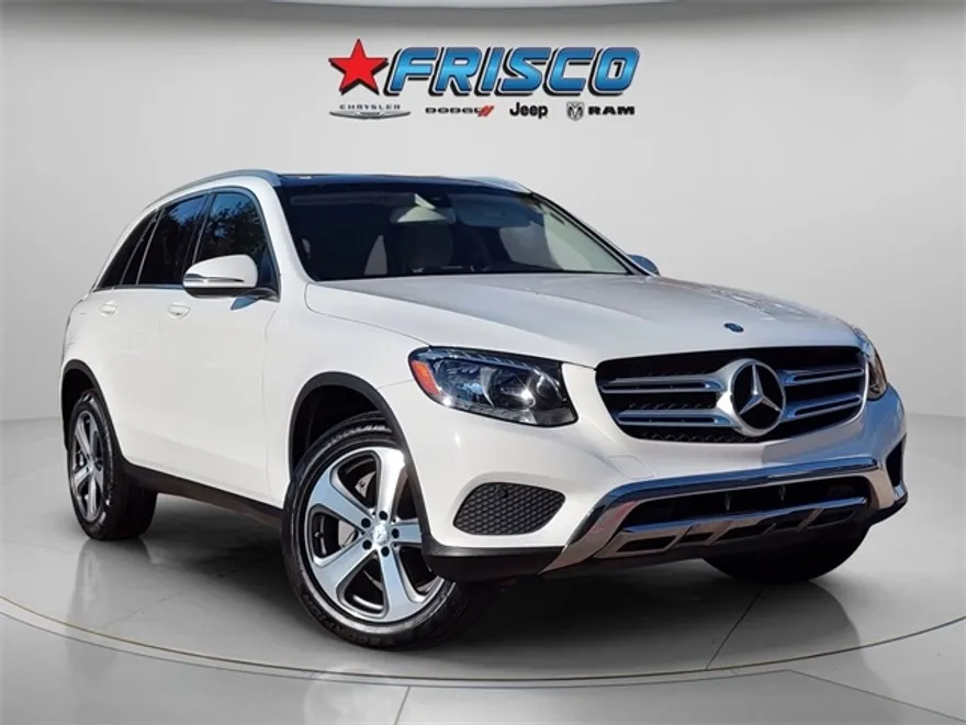 2017 Mercedes Benz GLC 300 4MATIC photo 1