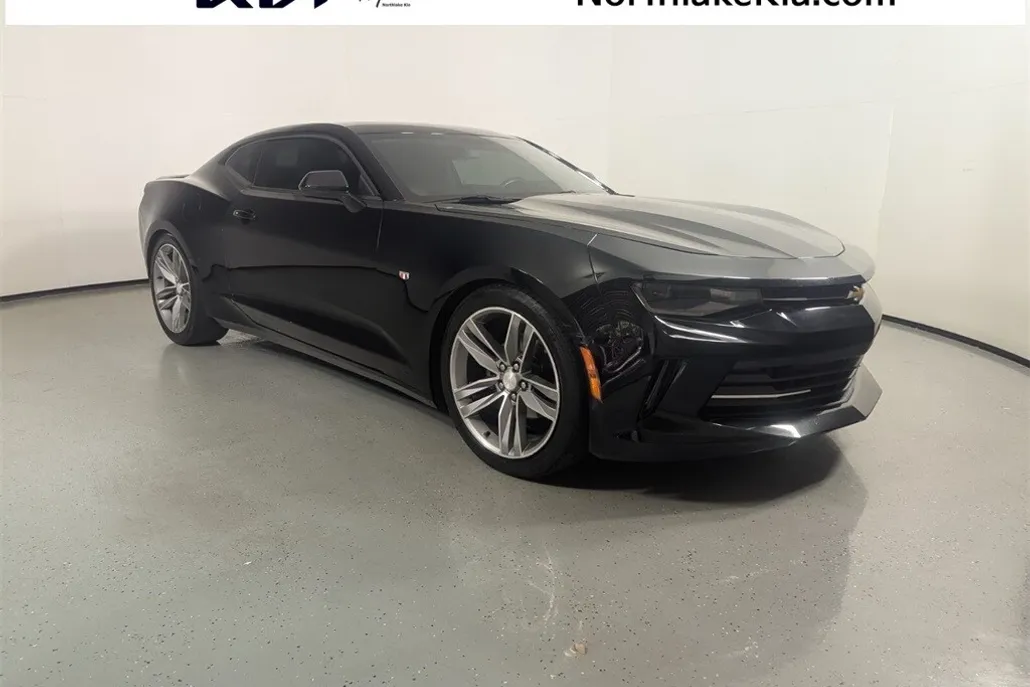 2018 Chevrolet Camaro 1LT photo 1