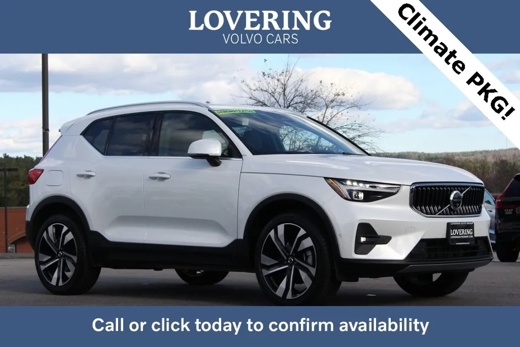 2025 Volvo XC40 Plus photo 1